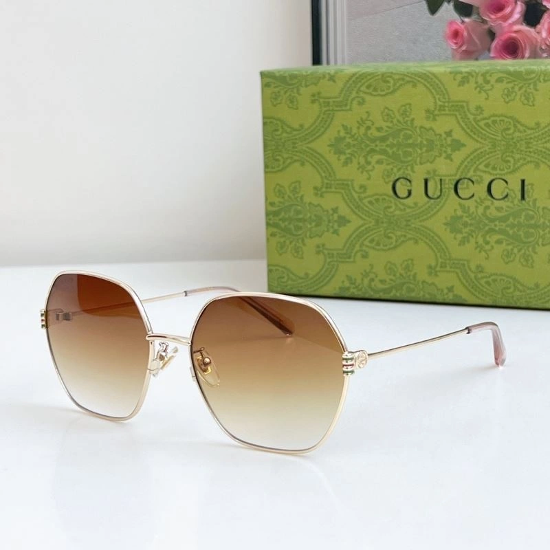 Sleek Gucci Sunglasses 280037