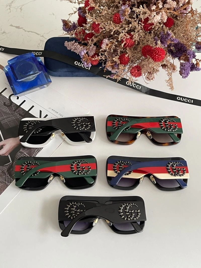 Gucci Sunglasses Chic 280035