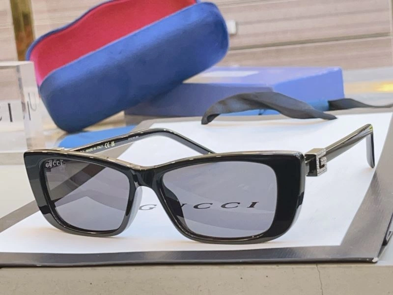 Classic Gucci Sunglasses 280034
