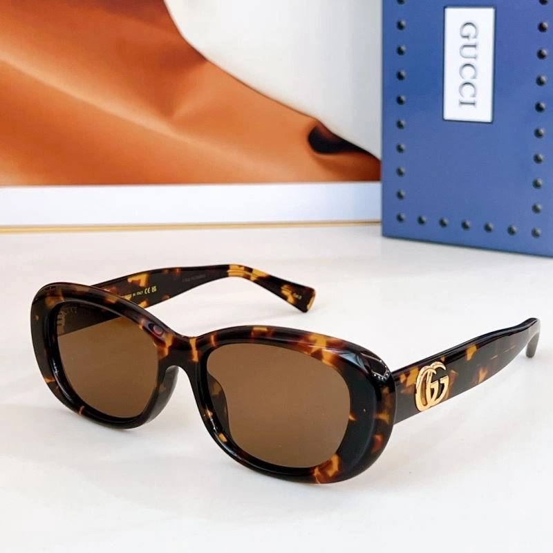 Gucci Sunglasses FashionForward 280030