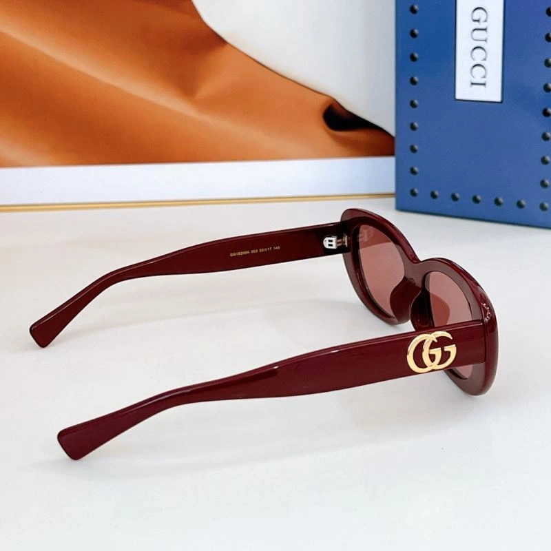 Gucci Sunglasses FashionForward 280030