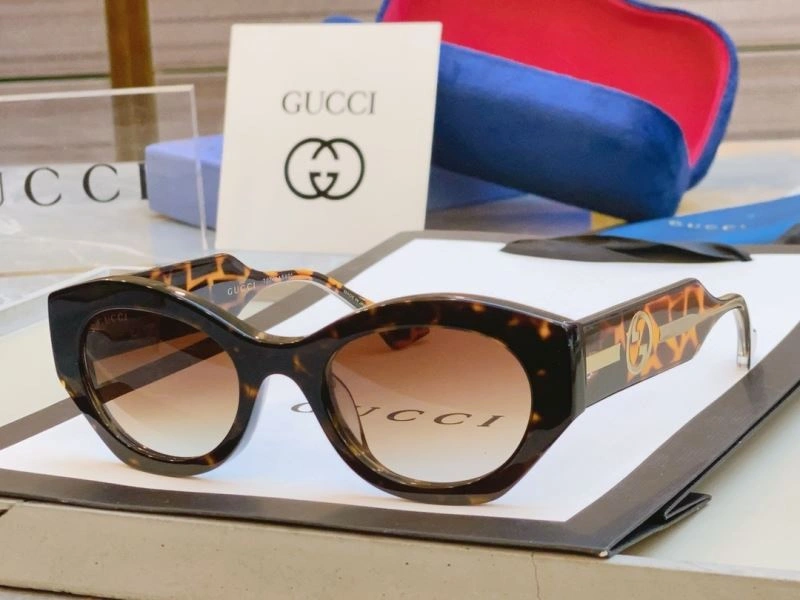 Gucci Sunglasses ComfortFit 280027