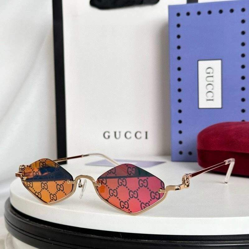 Gucci Sunglasses MultiPurpose 280020