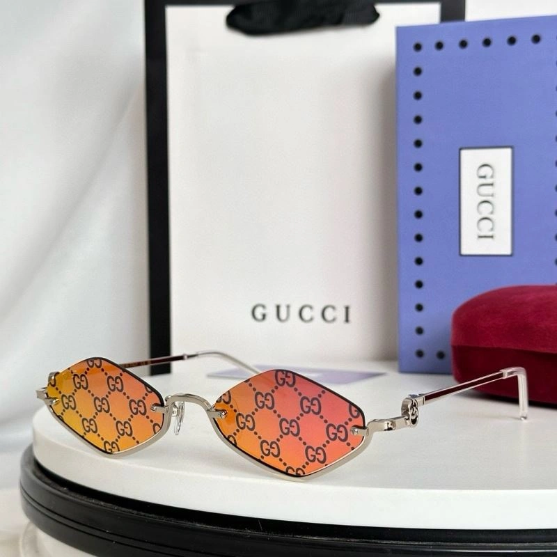 Gucci Sunglasses MultiPurpose 280020