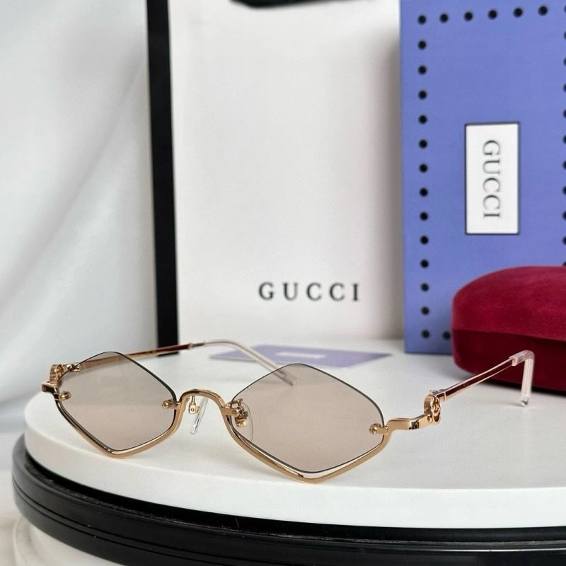 Gucci Sunglasses MultiPurpose 280020