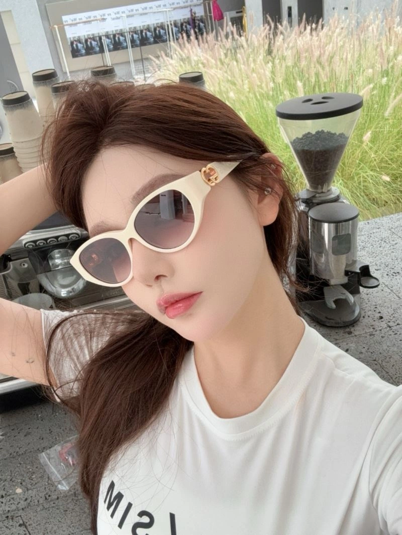 Gucci Sunglasses MoistureWicking 280026
