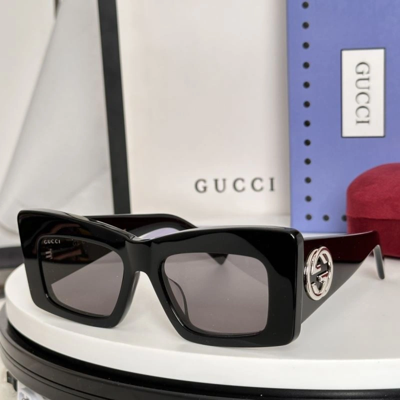 Lightweight Gucci Sunglasses 280014