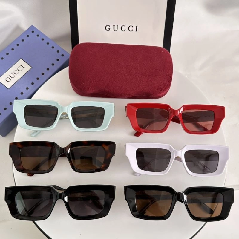 Gucci Sunglasses FashionForward 280013