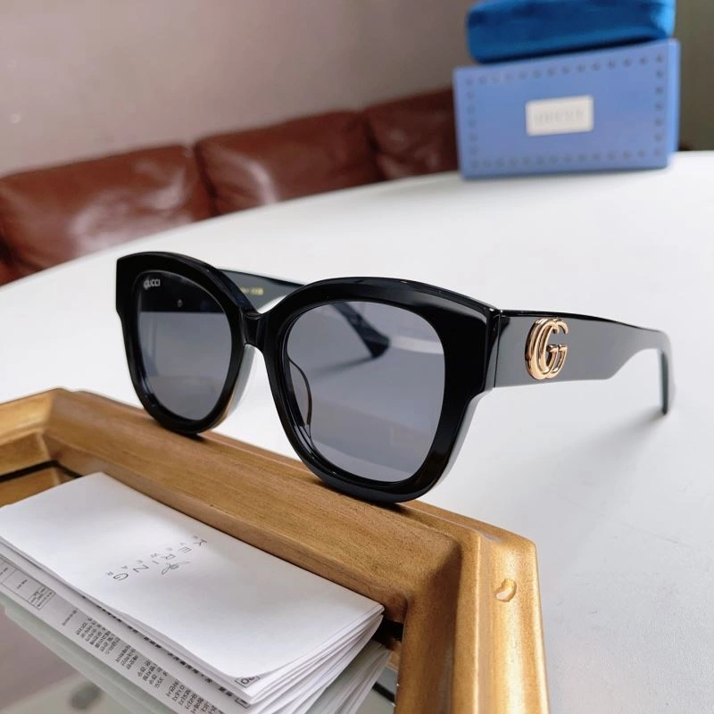 Gucci Sunglasses Durable 280012