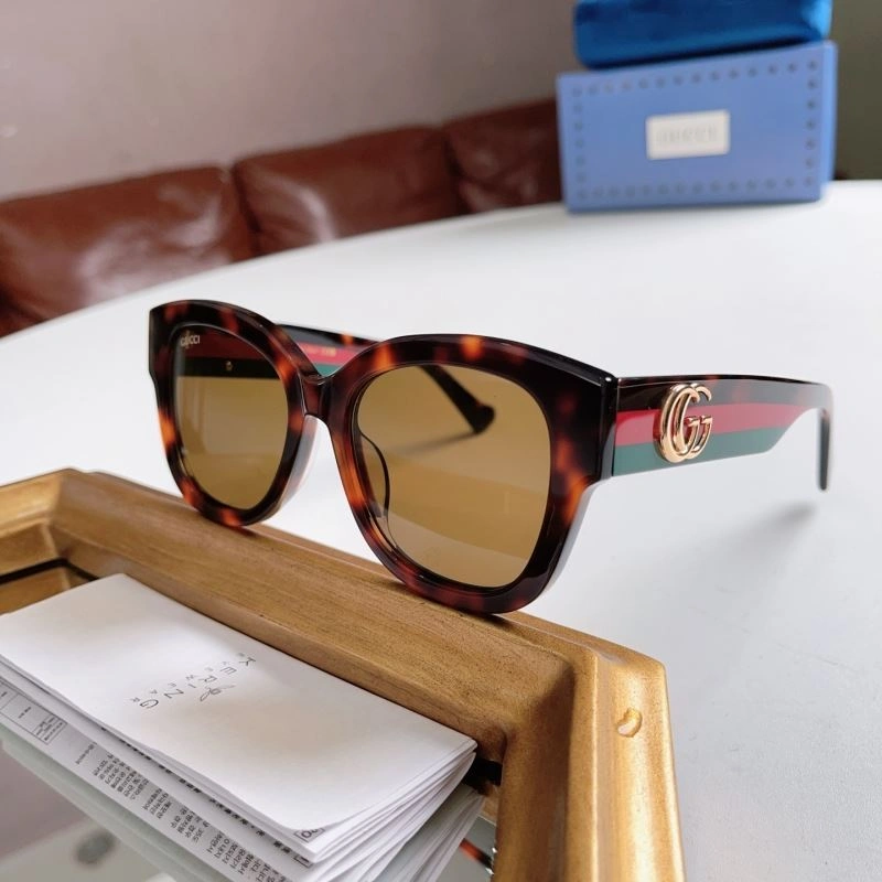 Gucci Sunglasses Durable 280012