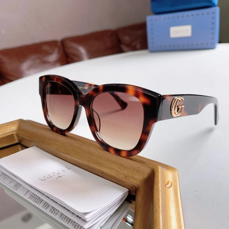Gucci Sunglasses Durable 280012