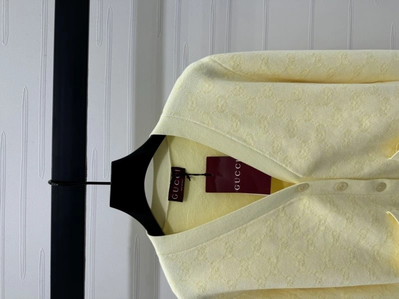 Bold Gucci Sweaters 124601