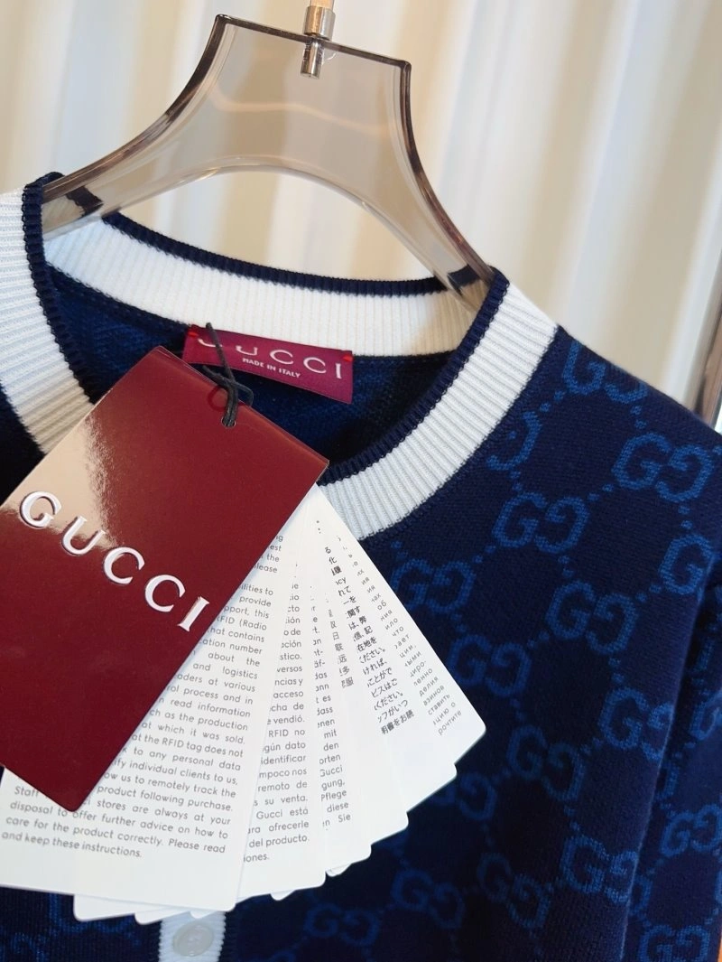 Unisex Gucci Sweaters 124917