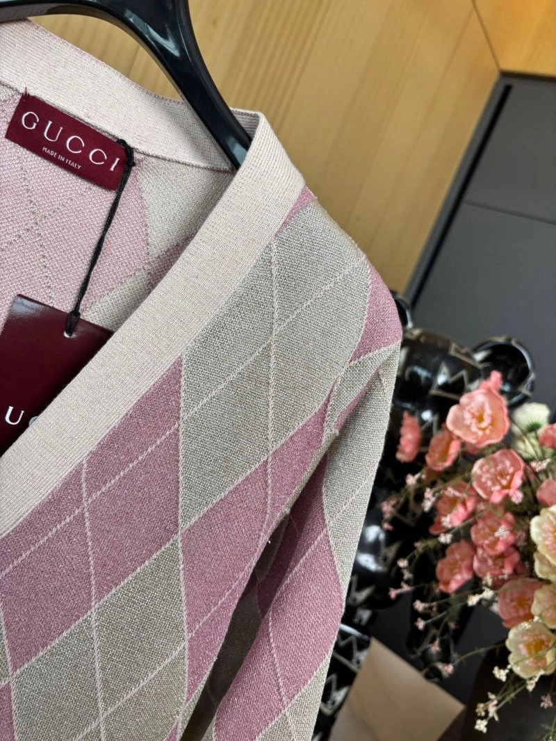 Gucci Sweaters Youthful 124392