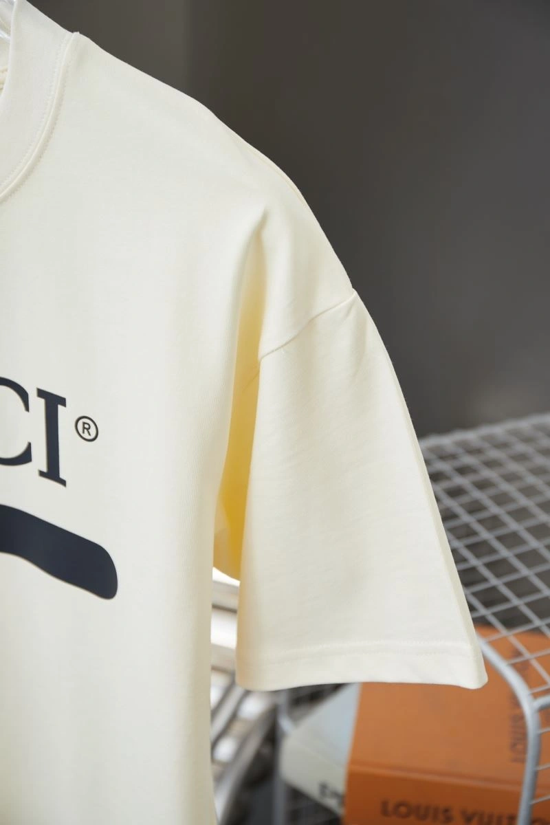 Gucci T-Shirts Breathable 128460