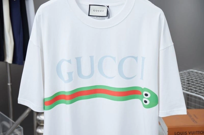 Vibrant Gucci T-Shirts 128447