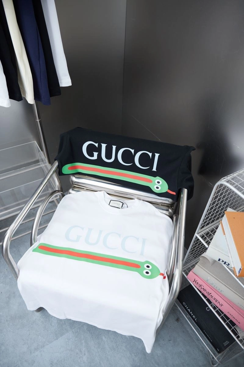 Vibrant Gucci T-Shirts 128447