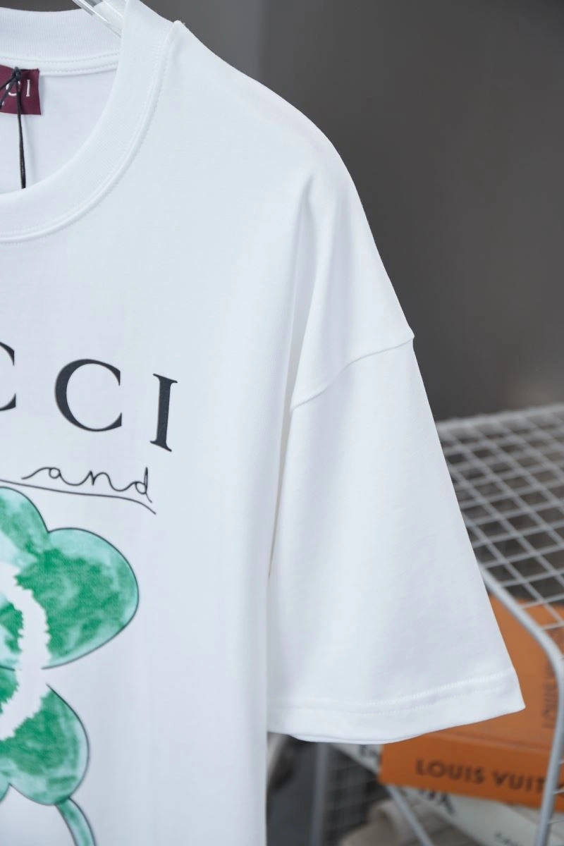 Unisex Gucci T-Shirts 128439