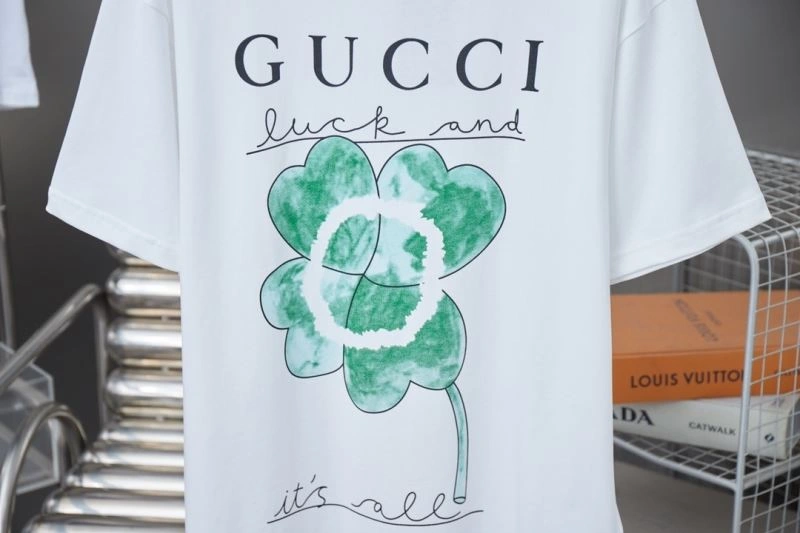 Unisex Gucci T-Shirts 128439