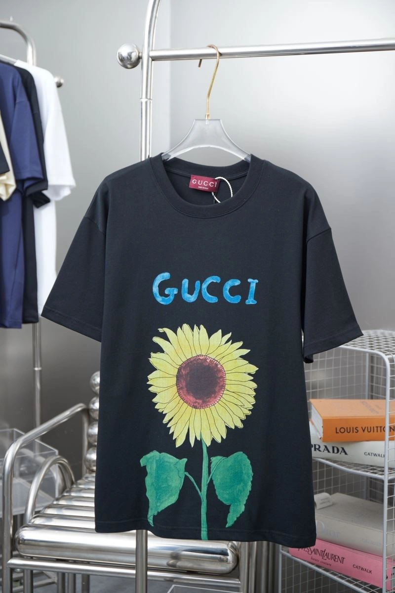 Neat Gucci T-Shirts 128431