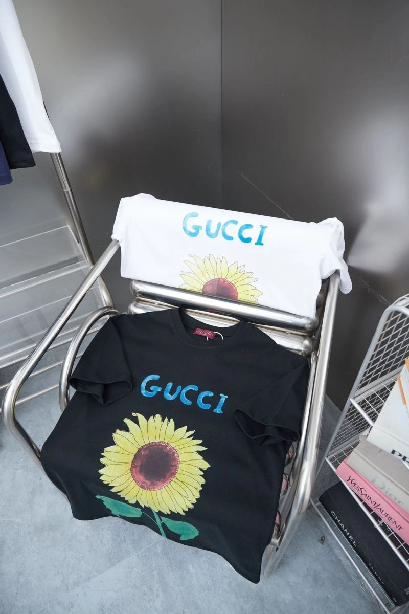 Neat Gucci T-Shirts 128431