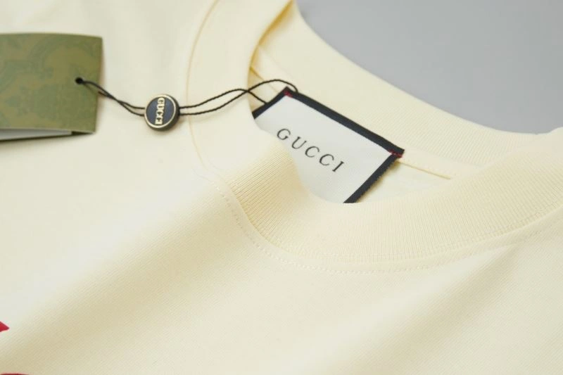 Unisex Gucci T-Shirts 128417