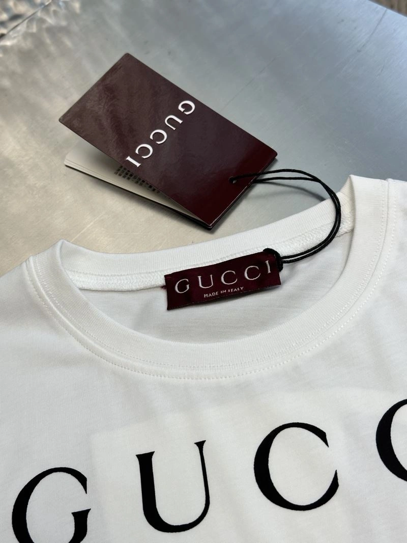 Effortless Gucci T-Shirts 128350