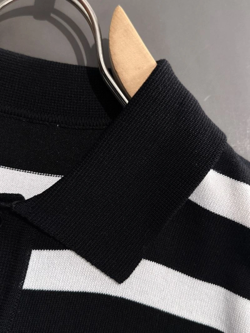Bold Gucci T-Shirts 128299