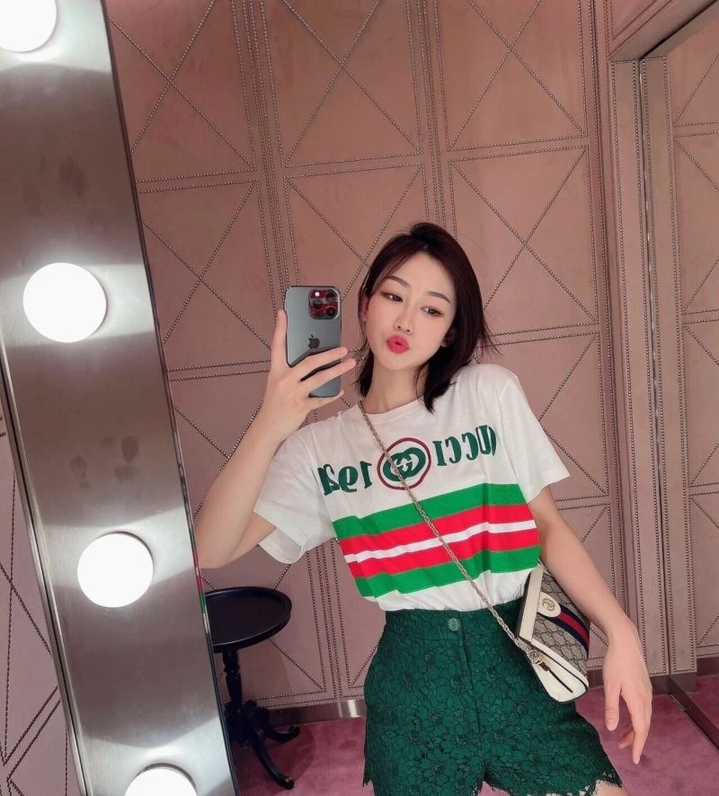 Bold Gucci T-Shirts 128276
