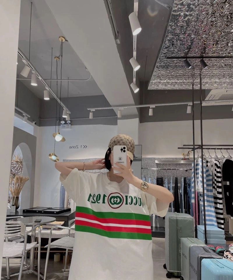 Bold Gucci T-Shirts 128276