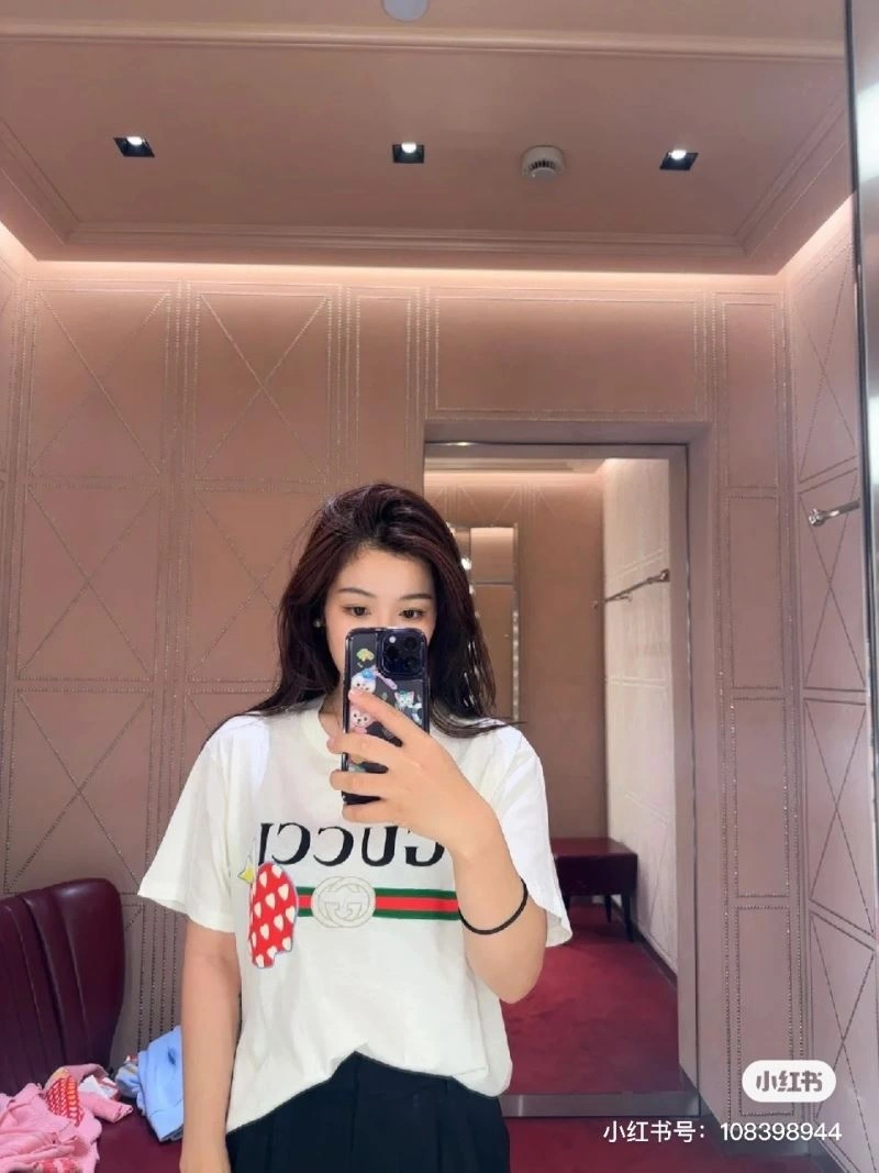 Gucci T-Shirts Breathable 128245