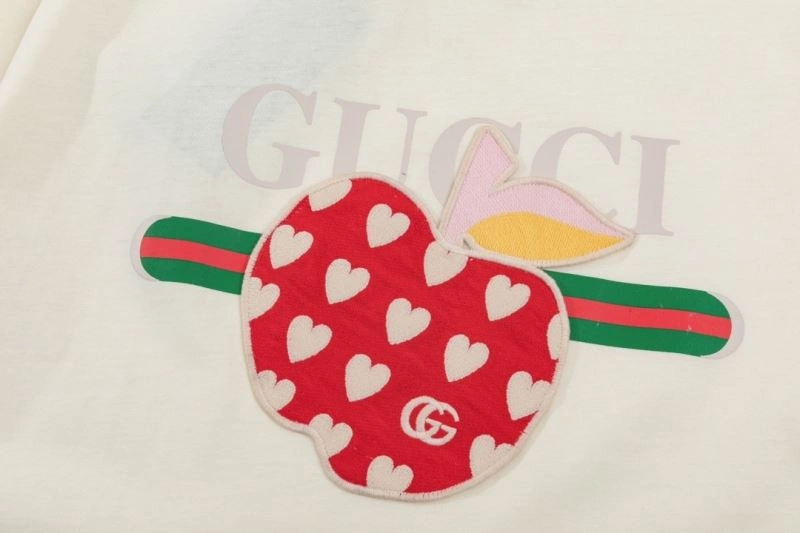 Gucci T-Shirts Comfortable 128247