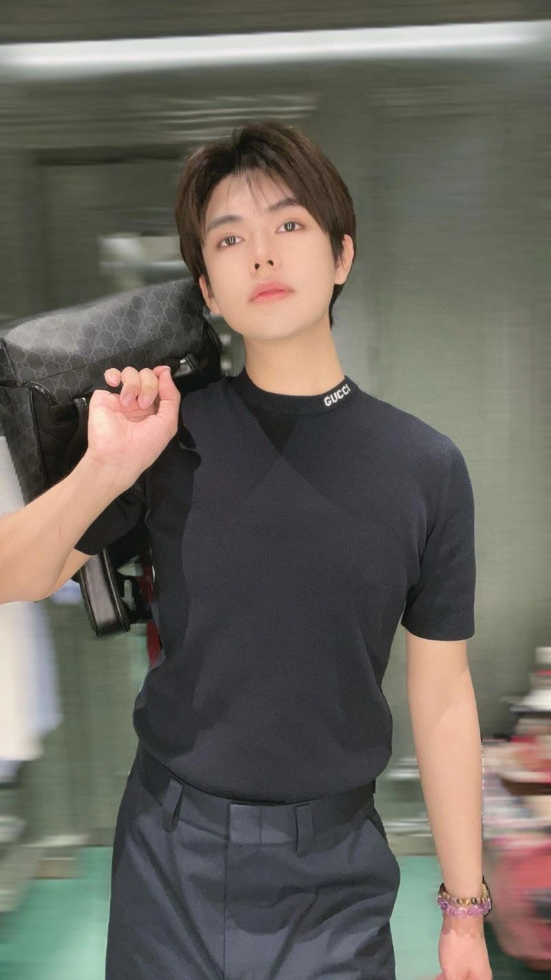 Casual Gucci T-Shirts 128200