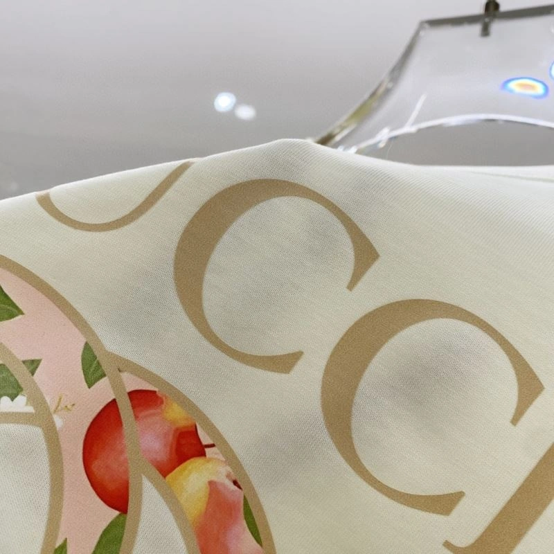Gucci T-Shirts Cozy 125035