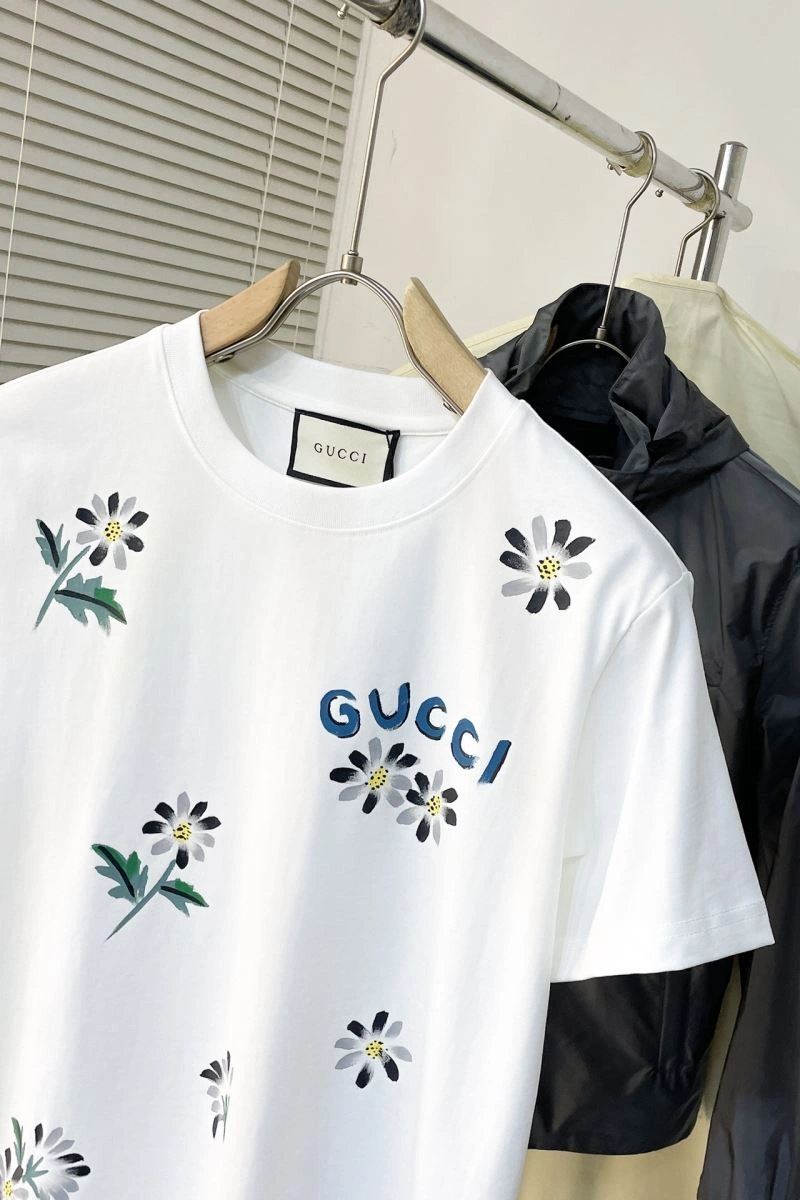 ComfortFit Gucci T-Shirts 128752