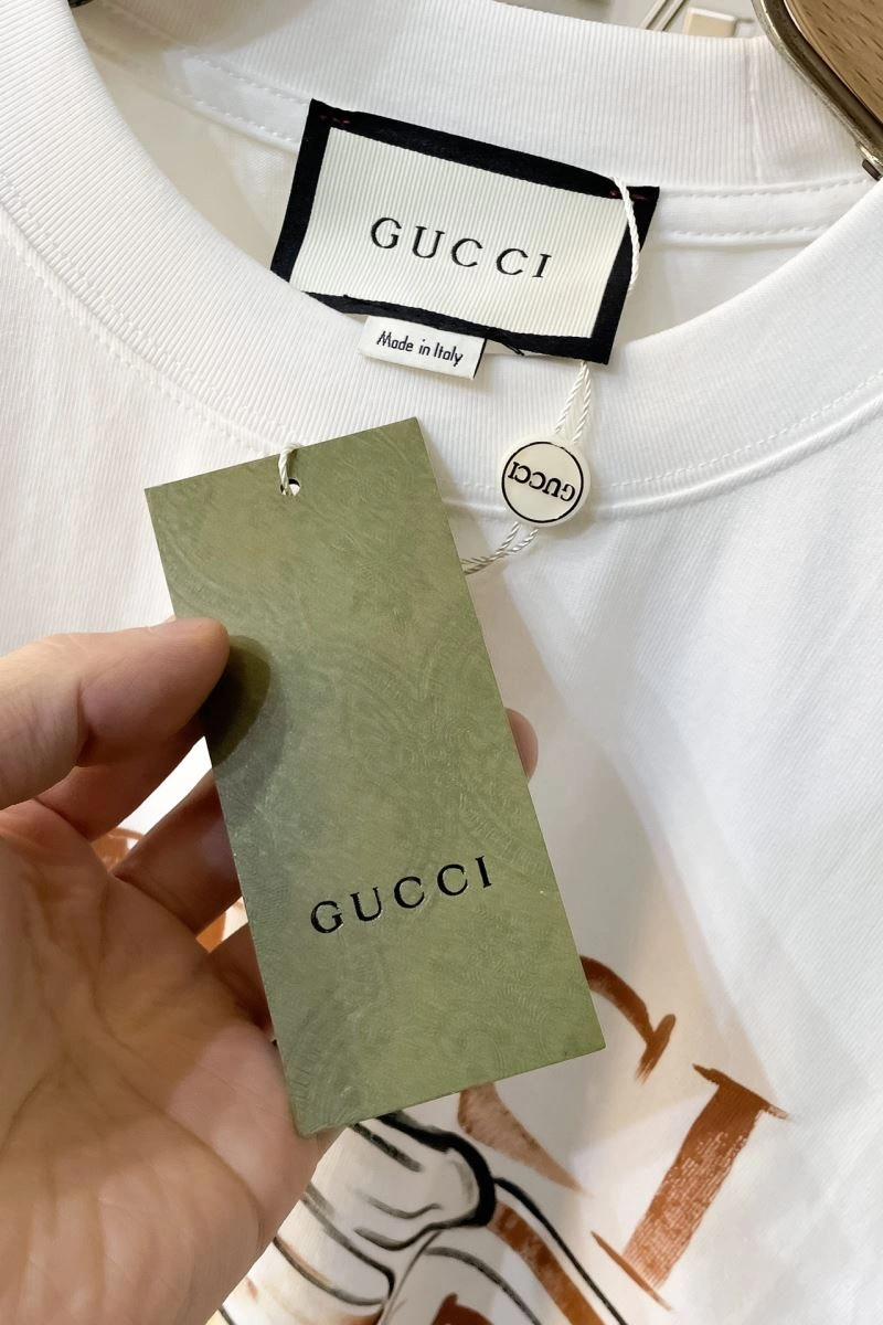 Bold Gucci T-Shirts 128761