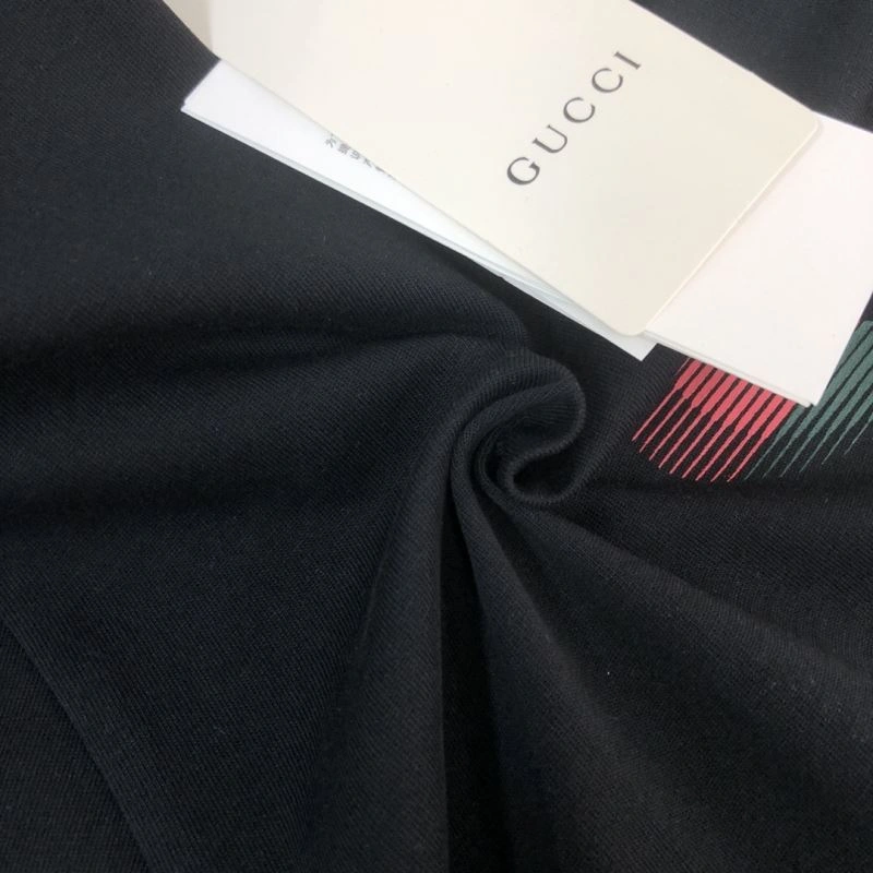 Versatile Gucci T-Shirts 128702