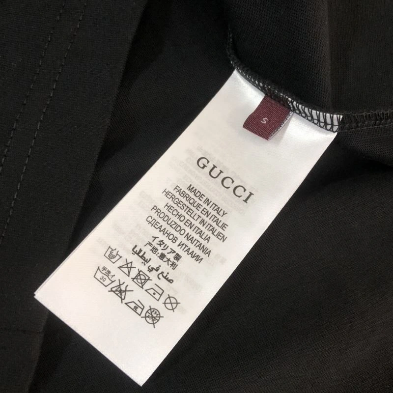 Versatile Gucci T-Shirts 128702