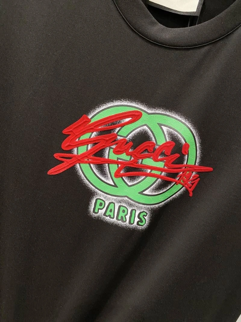 Seasonal Gucci T-Shirts 127942