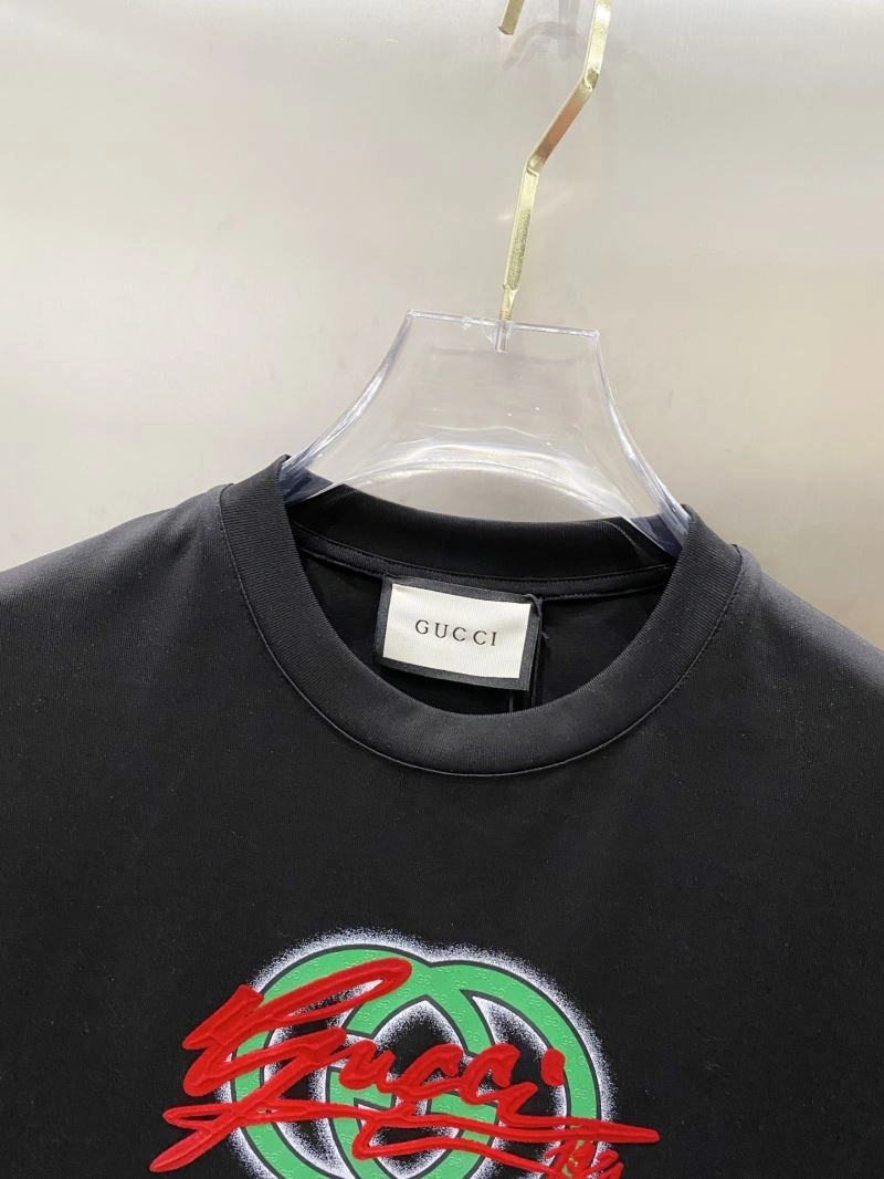 Seasonal Gucci T-Shirts 127942