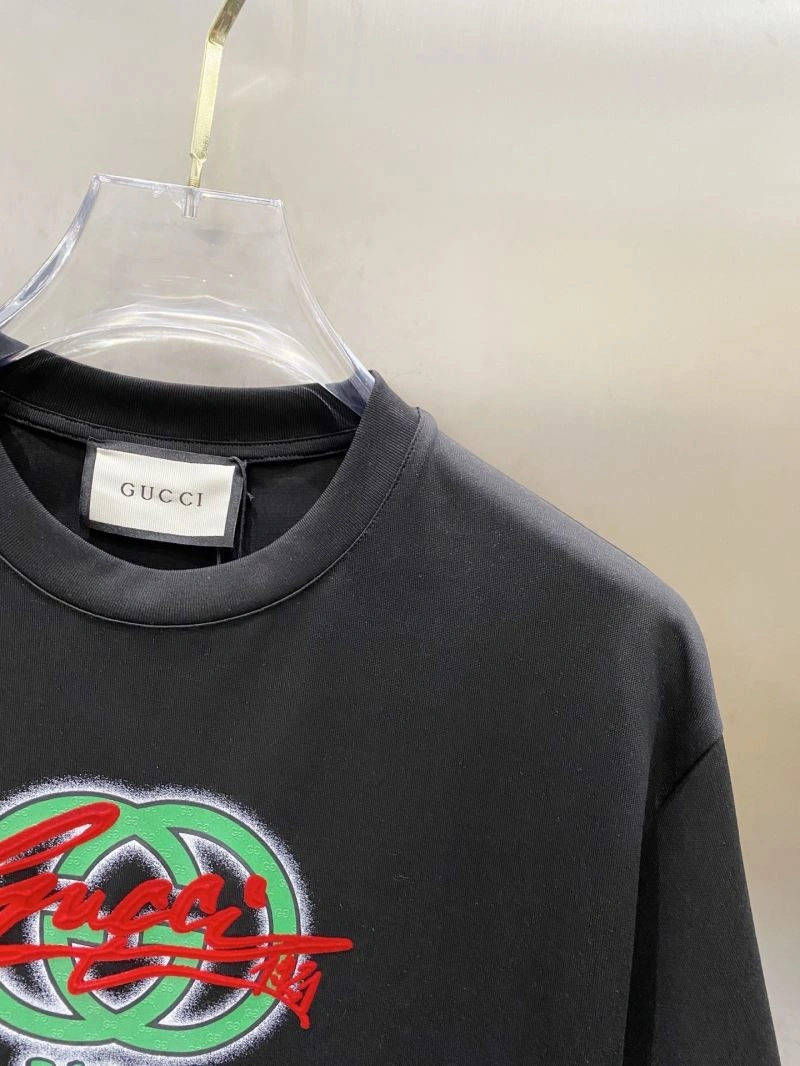 Seasonal Gucci T-Shirts 127942