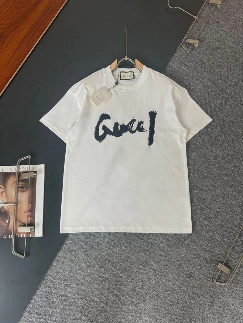 Elegant Gucci T-Shirts 127860
