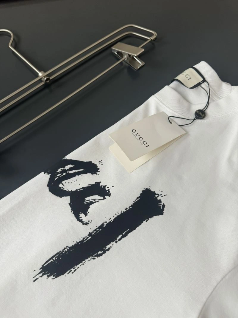 Elegant Gucci T-Shirts 127860