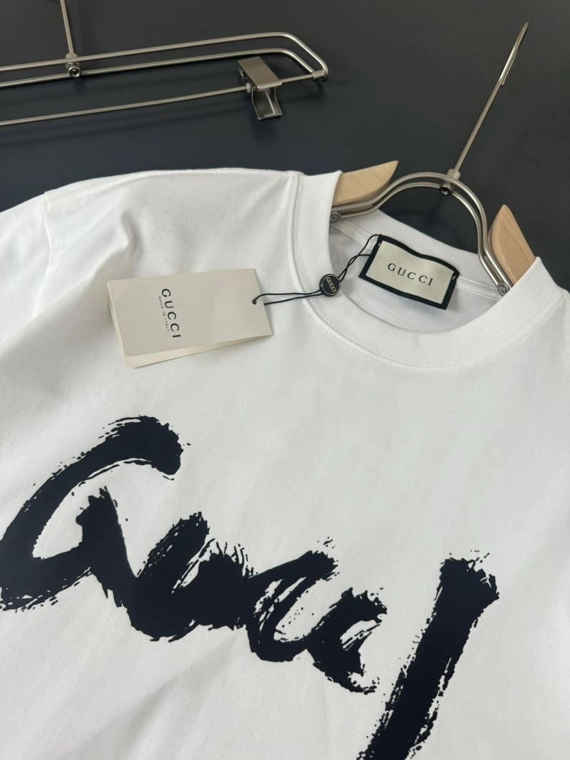 Elegant Gucci T-Shirts 127860