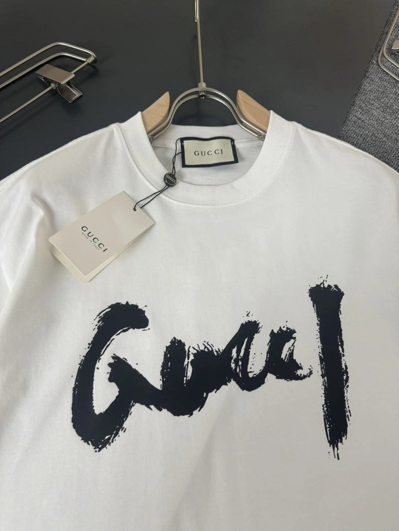 Elegant Gucci T-Shirts 127860