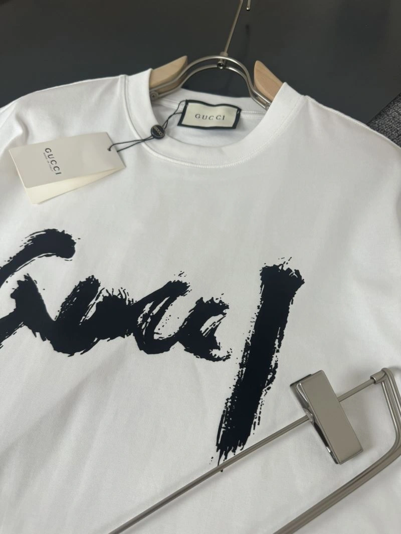 Elegant Gucci T-Shirts 127860