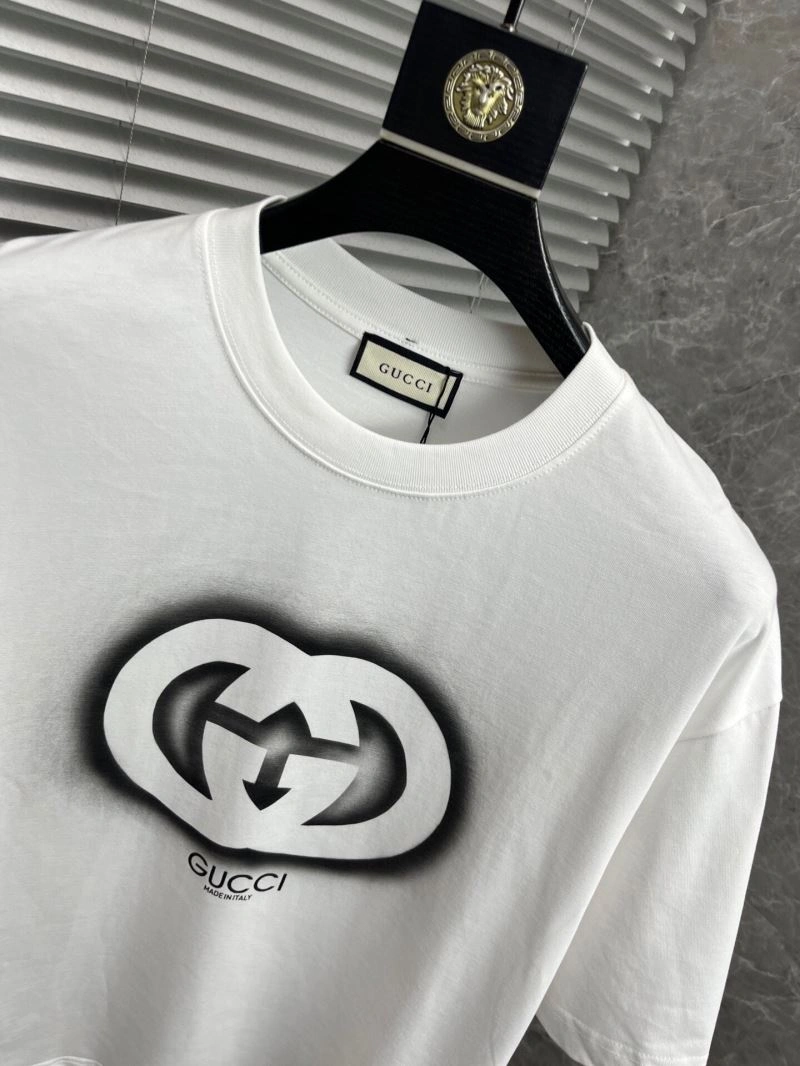 Gucci T-Shirts Snug 127846