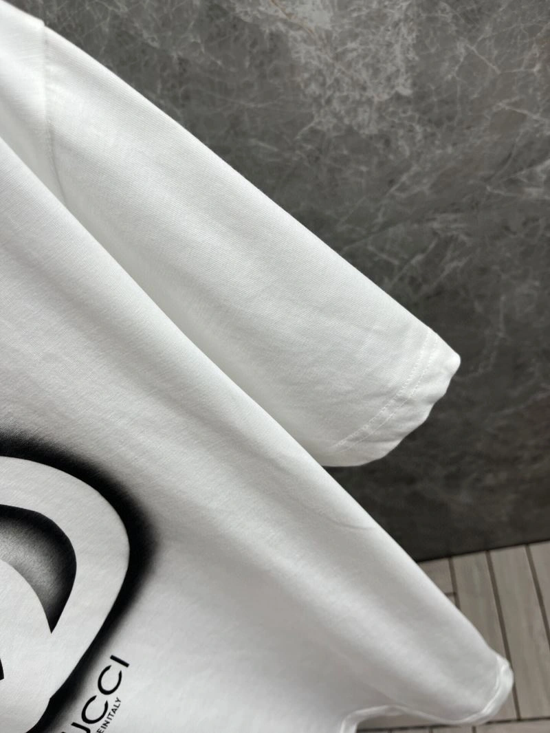 Gucci T-Shirts Snug 127846
