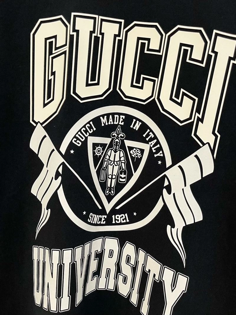 Sleek Gucci T-Shirts 127459