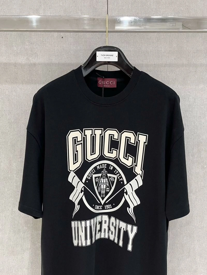 Sleek Gucci T-Shirts 127459